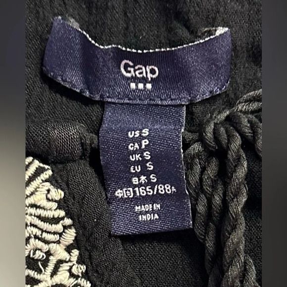 Women's Gap Black Peasant Boho V-Neck Top - Picture 8 of 9